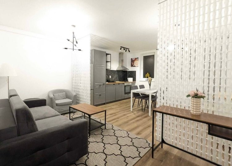 Apartament spatios cu 2 camere | Ultracentral | Str. Ploiesti