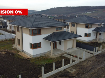 Vând casa individuală la intrare in Jucu 