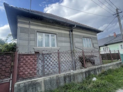Vând casa renovabila| 20 minute de Cluj| Teren 2000mp