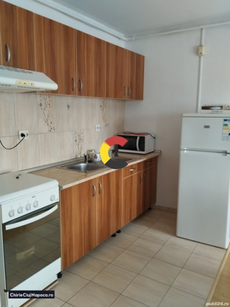 Apartament fain cu 3 camere,60 mp,zona Floresti