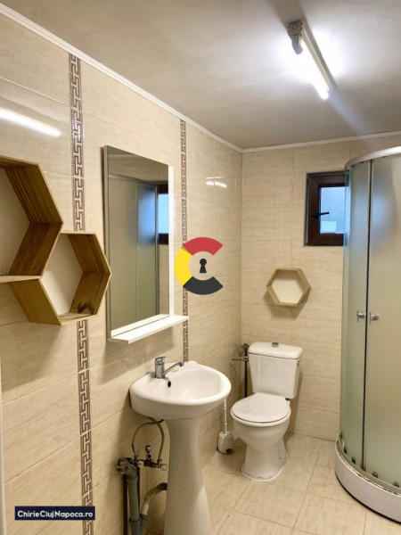 Casa/Spatiu comercial cu 3 camere decomandate, in IRIS, 25 min. pana la Gara C