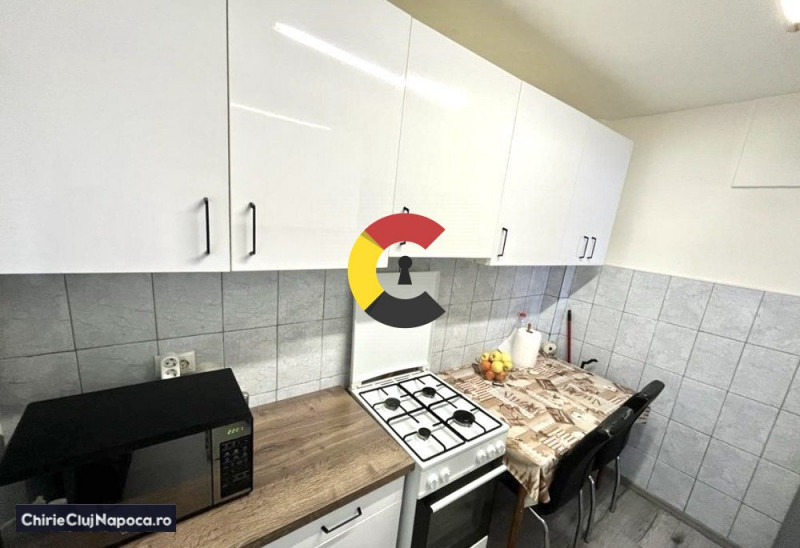 Apartament fain cu 4 camere, Cartier Manastur, 3-4 statii de Centru