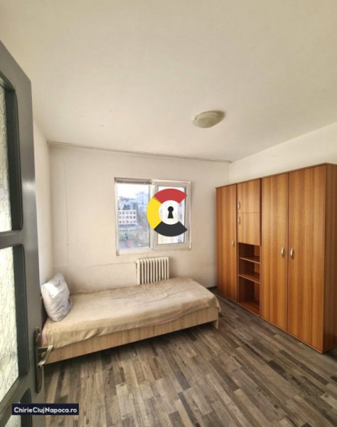 Apartament fain cu 4 camere, Cartier Manastur, 3-4 statii de Centru