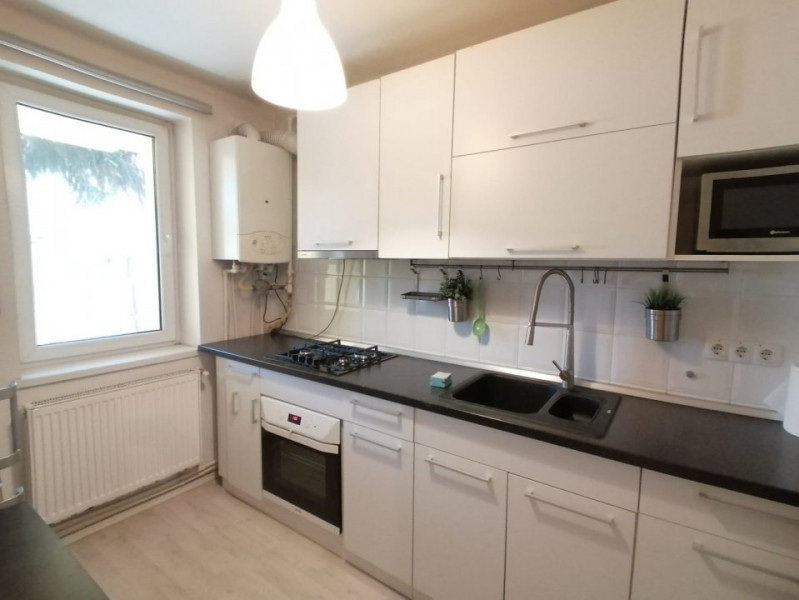 Vand apartament cu 2 camere in Centru, zona Parcului Central 