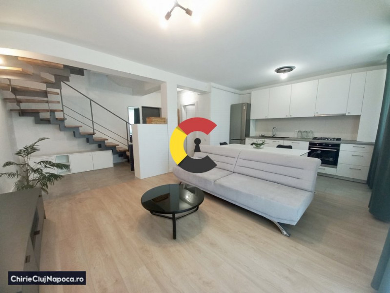 Apartament deosebit pe 2 nivele, in zona CALEA TURZII. Curte privată 