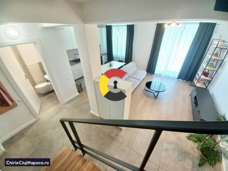 Apartament deosebit pe 2 nivele, in zona CALEA TURZII. Curte privată 