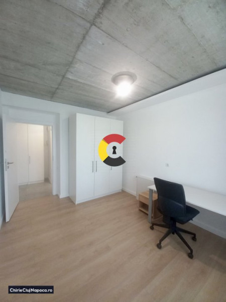 Apartament deosebit pe 2 nivele, in zona CALEA TURZII. Curte privată 