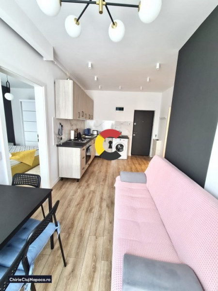 Apartament frumos cu 3 camere, CENTRU, zona Paris, parcare subterana 