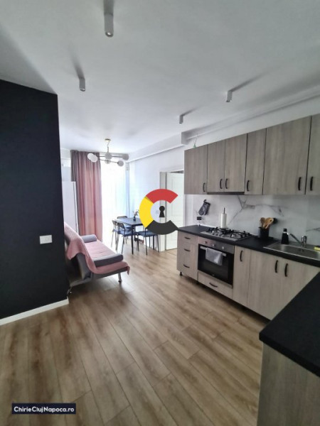 Apartament frumos cu 3 camere, CENTRU, zona Paris, parcare subterana 