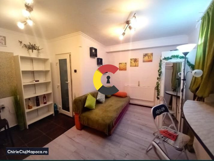 Garsoniera cozy în zona ULTRACENTRALĂ, cu terasă proprie!