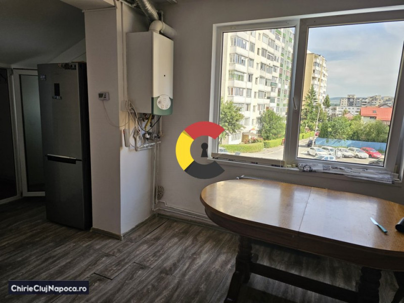 Apartament cu 3 dormitoare + balcon zona Campului Manastur 