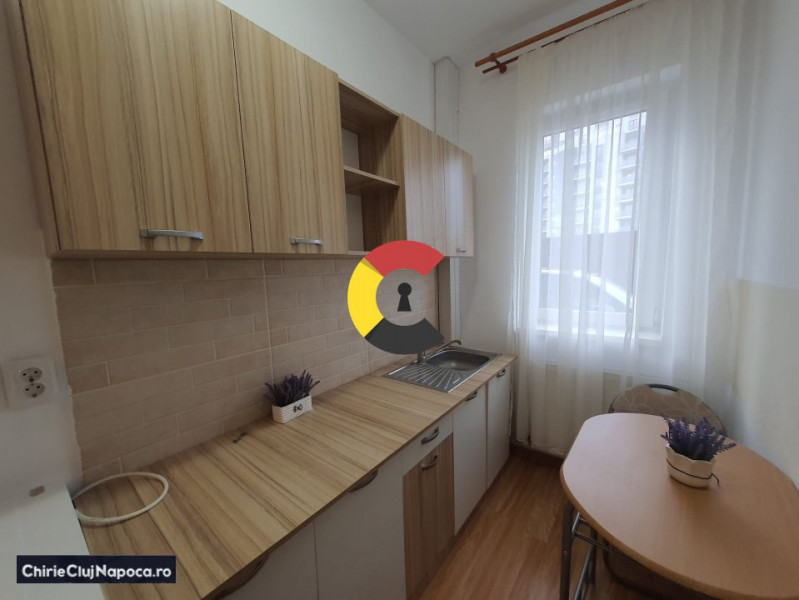 Apartament dragut cu 2 camere. Zona Bună Ziua. Parcare proprie!