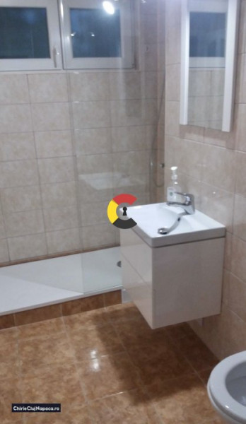 Apartament dragut cu 2 camere, GHEROGHENI, zona Complex Diana 