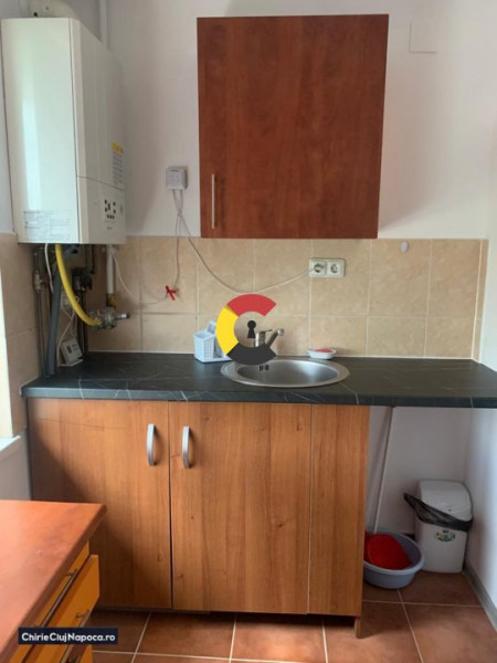 Apartament cu o cameră decomandat, zona Fac de medicină, strada Hasdeu
