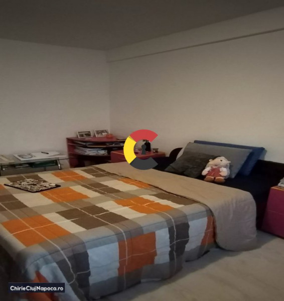 Apartament spațios cu 3 camere în zona BACIU. Parcare proprie