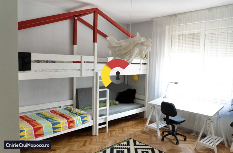 Casa draguta cu 3 camere, CENTRU, zona Pietei Cipariu,  parcare