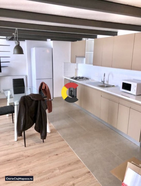 Apartament fain cu 3 camere , CENTRU, zona Bosch, parcare