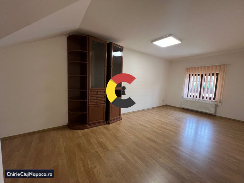 Casa-spațiu de birou cu 5 incaperi(200 mp)  în Manastur, 