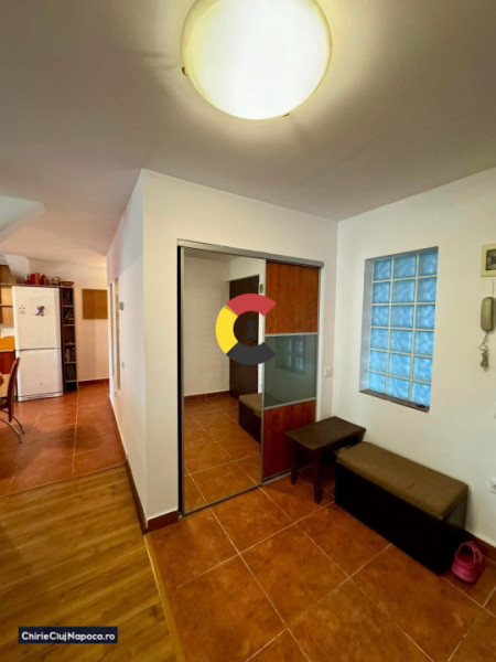 Apartament fain la vila cu 3 camere , CALEA TURZII, zona Mol, loc de parcare