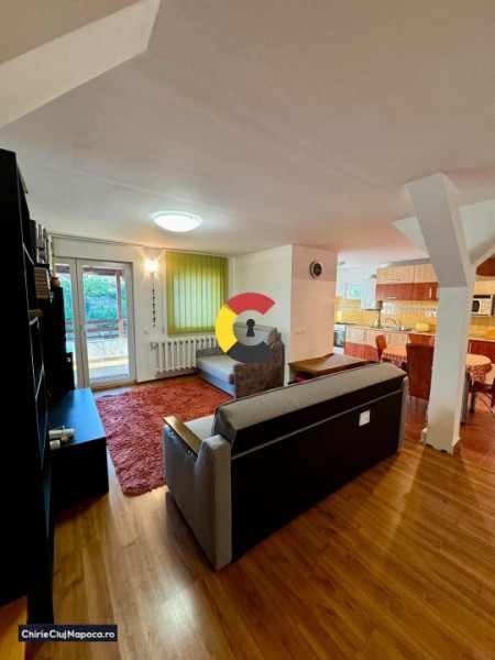 Apartament fain la vila cu 3 camere , CALEA TURZII, zona Mol, loc de parcare