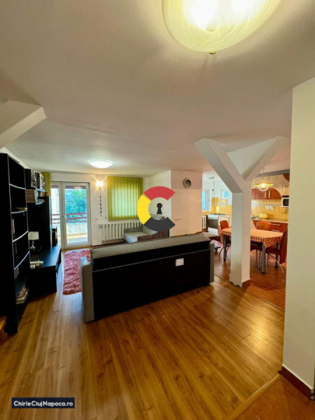 Apartament fain la vila cu 3 camere , CALEA TURZII, zona Mol, loc de parcare