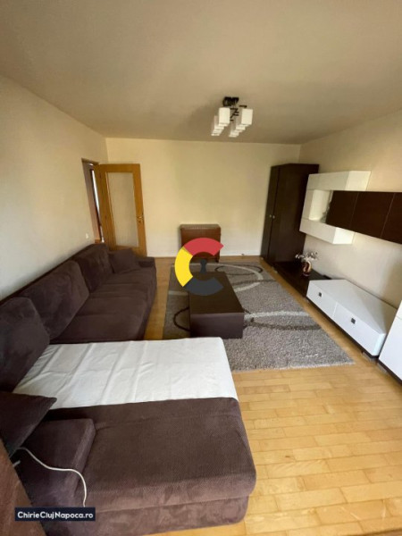 Închiriez apartament cu 3 camere decomandate în Zorilor | 2 parcări 