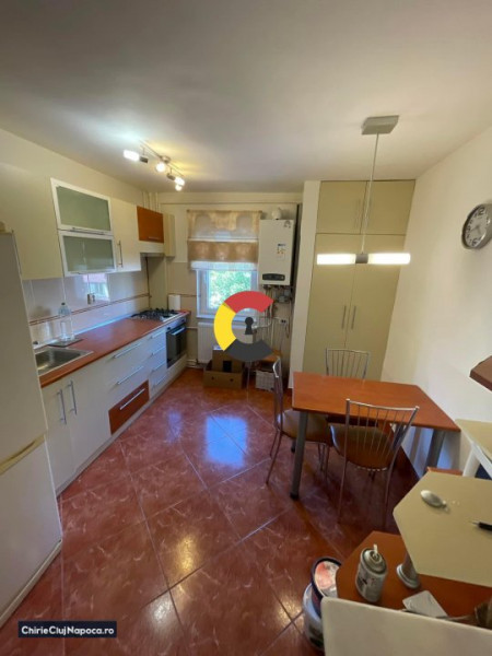 Închiriez apartament cu 3 camere decomandate în Zorilor | 2 parcări 