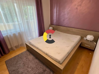 Apartament frumos cu 3 camere decomandate în Zorilor | 2 parcari 