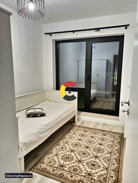 Apartament cu 3 camere! Strada FRUNZIȘULUI 