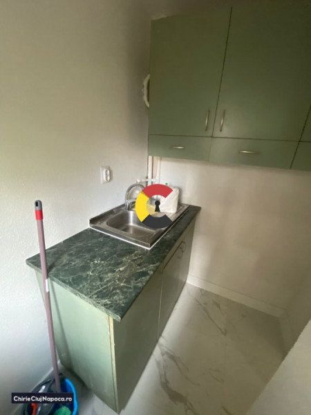 Garsoniera renovata | zona UMF | 28 mp | Zorilor