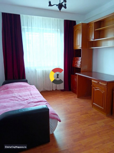 Apartament stundetesc, 3 camere decomandate, la 10 minute de Zona Centrala!