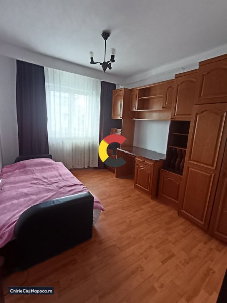 Apartament stundetesc, 3 camere decomandate, la 10 minute de Zona Centrala!