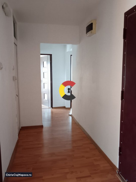 Apartament stundetesc, 3 camere decomandate, la 10 minute de Zona Centrala!