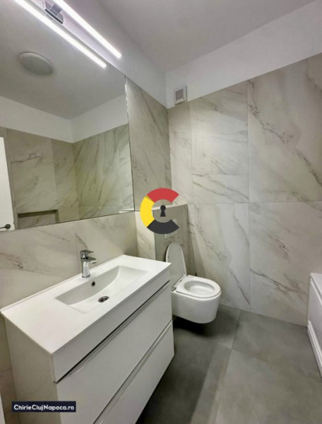 Apartament frumos cu 3 camere,  BUNA ZIUA, zona OMW, terasa 100 mp si parcare