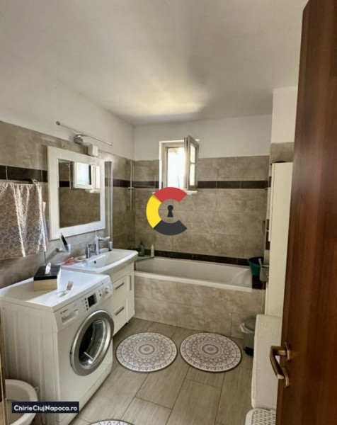 Apartament frumos cu 4 camere, INTRE LACURI, zona Iulius Mall, parcare 