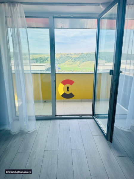 Apartament modern cu 3 camere + balcon, spatios, zona Baciu