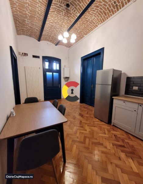 Apartament frumos cu 2 camere• Zona CENTRALĂ