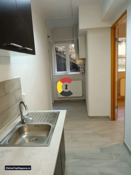 Apartament ultra-central la prima inchiriere, ideal pentru locuit sau birou!