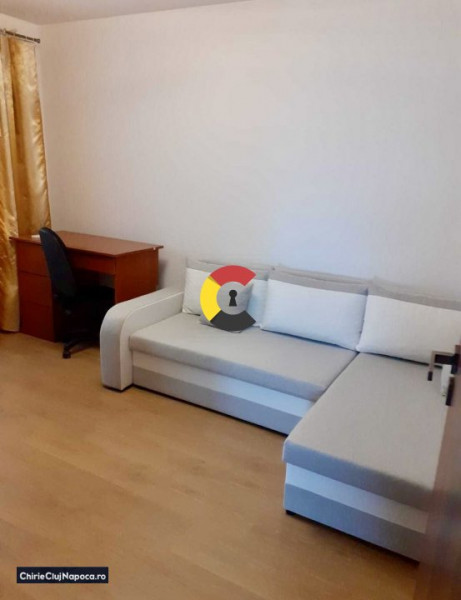 Apartament studențesc cu 3 camere, ZORILOR, zona Spitalul de Recuperare, balcon