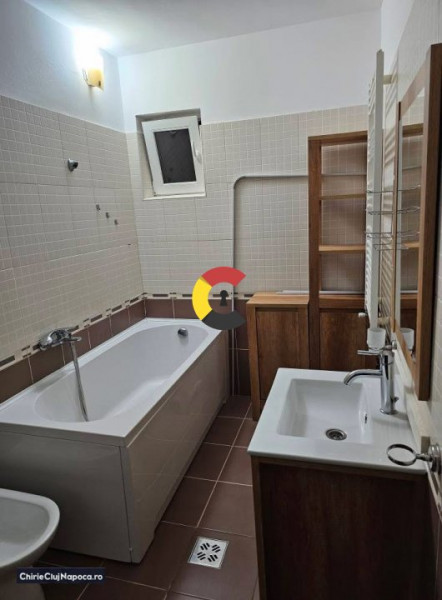 Apartament dragut cu 3 camere, MANASTUR, zona Campului, parcare si balcon 