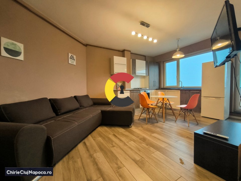 Apartament  fain (living-bucatarie, dormitor) str Calea Turzii 