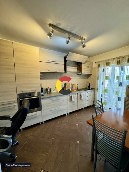 Apartament spatios, 135 mp, cu 4 camere, ANDREI MURESANU, 2 parcari si balcoane