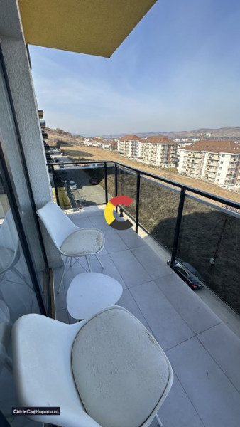 Inchiriez apartament cu dormitor si living cu bucatarie in Floresti 