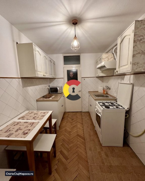 Apartament spațios în zona Centrală• 2 camere• Pet Friendly