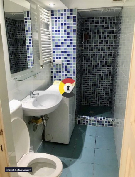 Apartament cu o camera si balcon, Centru, zona Mc Donalds, se mai poate mobila