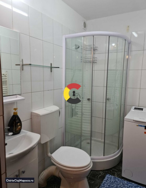 Apartament frumos pe două nivele cu două camere• Centrul Orasului