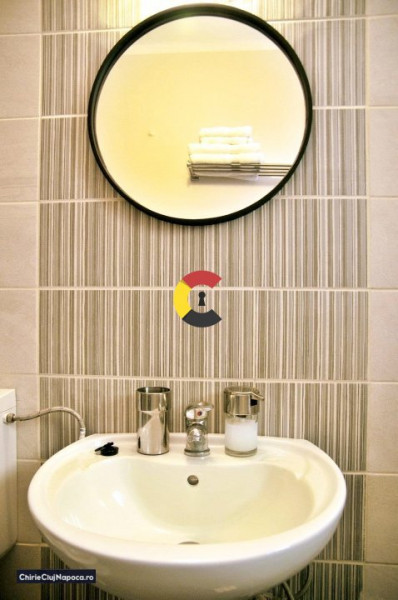 Apartament fain cu 2 camere semidec., CENTRU, zona Operei Nationale, parcare