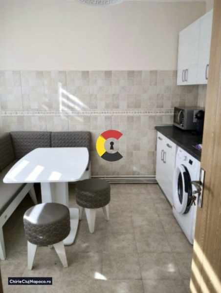 Apartament fain cu 2 dormitoare dec., Centru, zona Piata Mihai Viteazul, balcon
