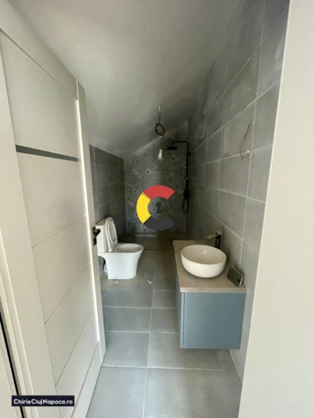 Vila tip duplex, totul nou, cartier Gruia, 4-5 camere, curte