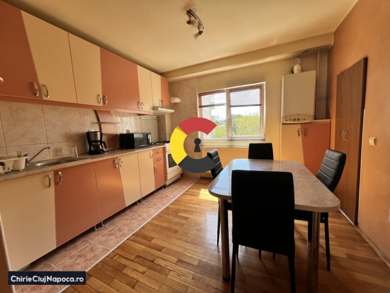 Ap.3 camere decomandate pe Bdl.Dorobantilor | loc de parcare privat|